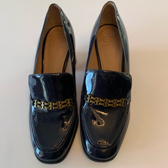 Tory Burch Patent Leather Chain-Link Accents Pumps - Picture 5 of 5